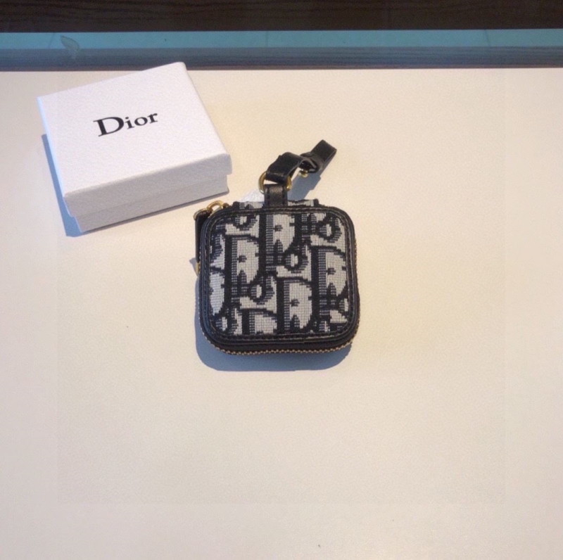 DIOR